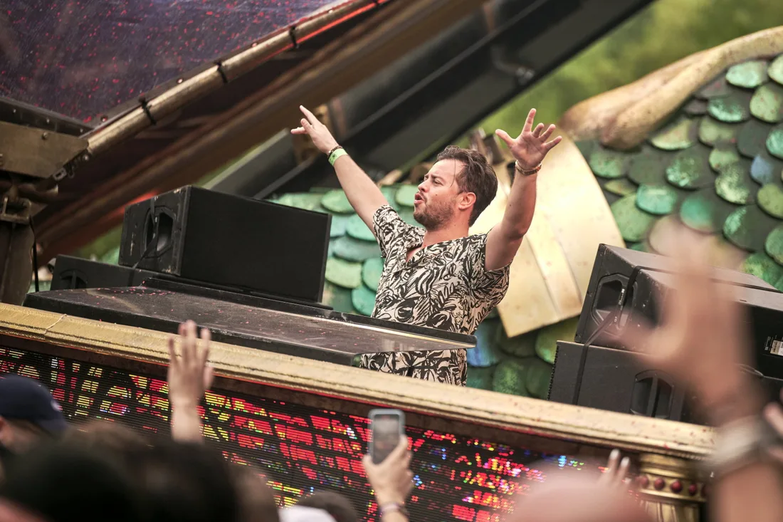 Quintino promotional photograph