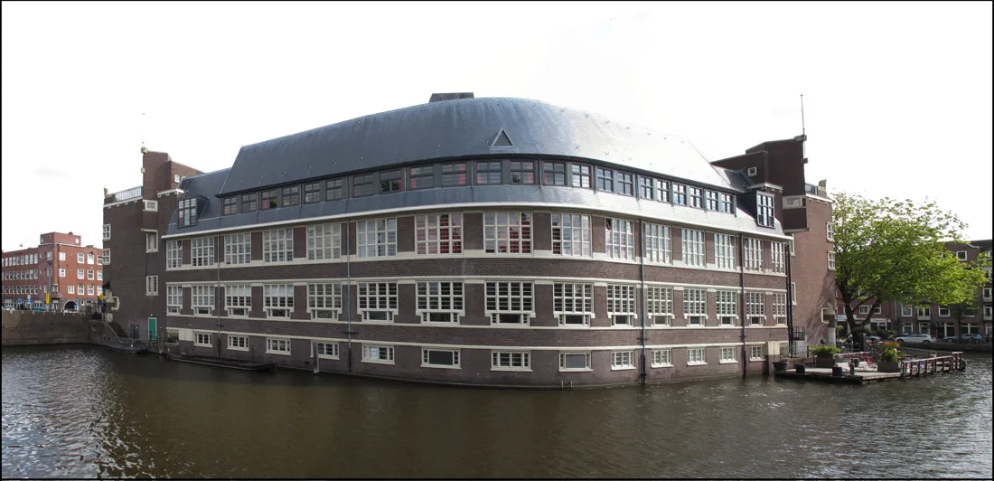 Het Sieraad brick building seen across the canal